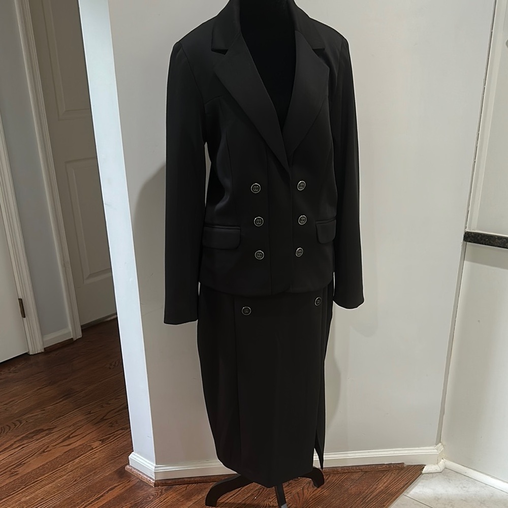 Elegant Black Double-Breasted 2-piece Skirt Suit Set